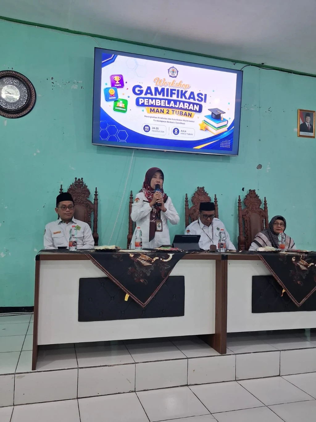 Merawat Nalar Pendidik: Pelatihan Gamifikasi Kelompok Kerja Madrasah Di Man 2 Tuban